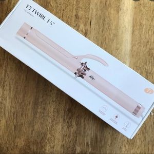 Pink T3 curling iron